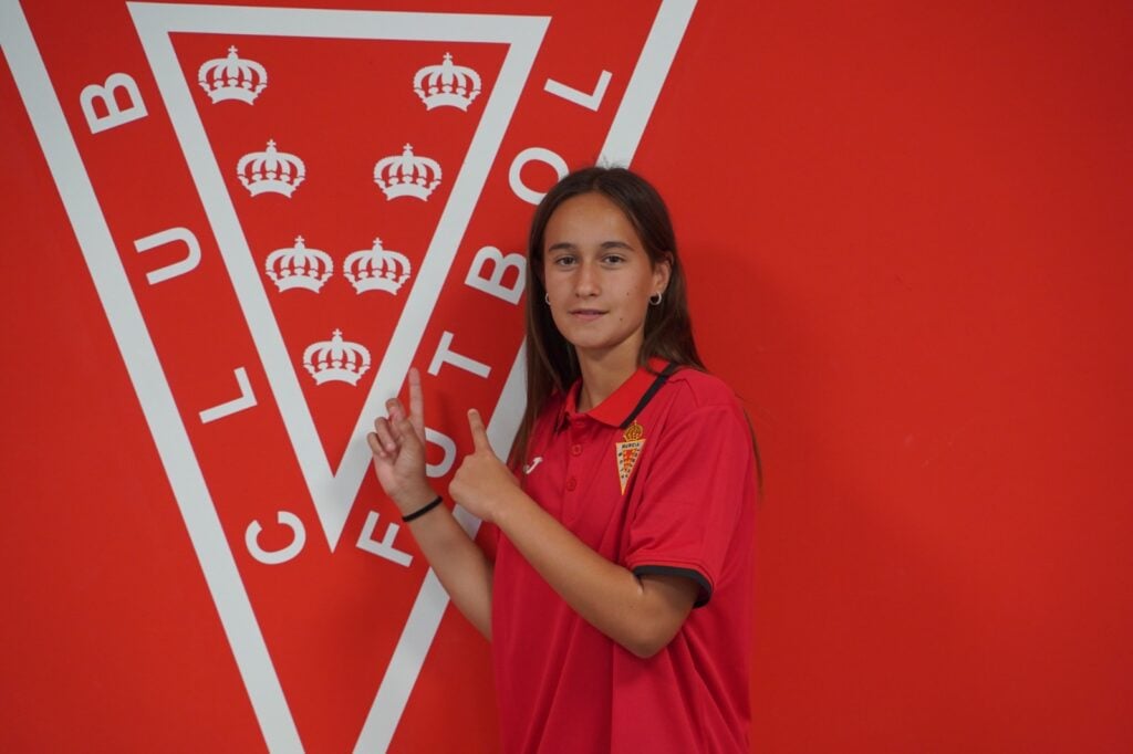 Mireya Muñoz renueva y seguirá formando parte del proyecto del Real Murcia Femenino