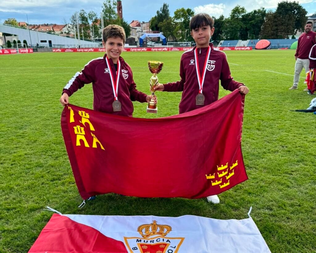 Dos jugadores de la Cantera Grana, presentes en la Deyna Cup con la Selección Murciana Sub-10