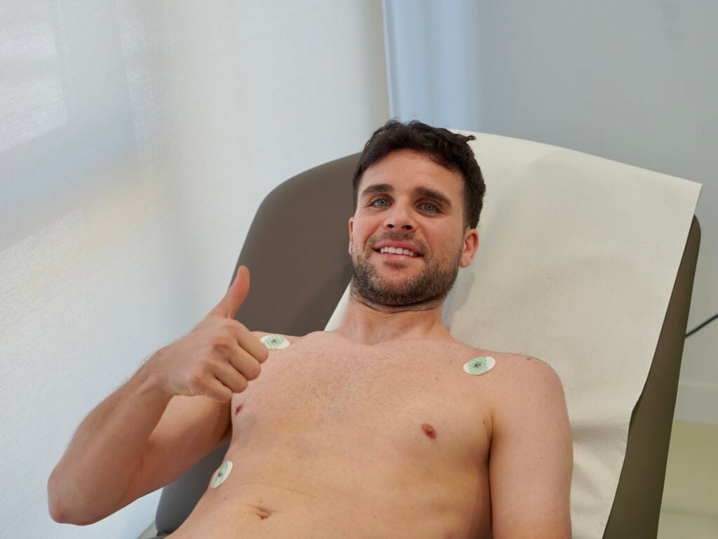 Álvaro Giménez ya está en Murcia y supera el reconocimiento médico en IMED Hospitales