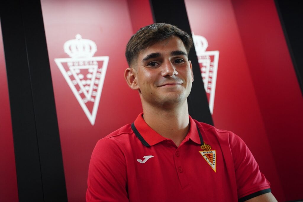 Joselu Alcaraz: «Ser canterano del Real Murcia es un orgullo tremendo»