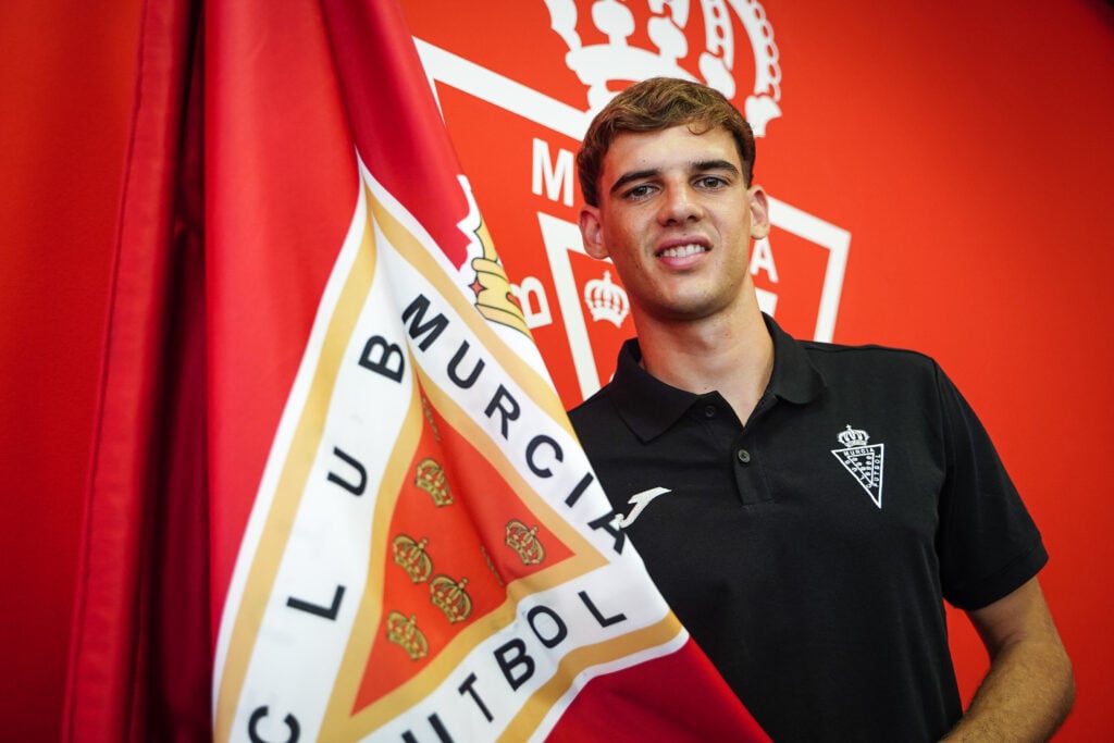 Jorge Sánchez tras su renovación: «Significa seguir en casa y defendiendo esta camiseta que siento como mía»