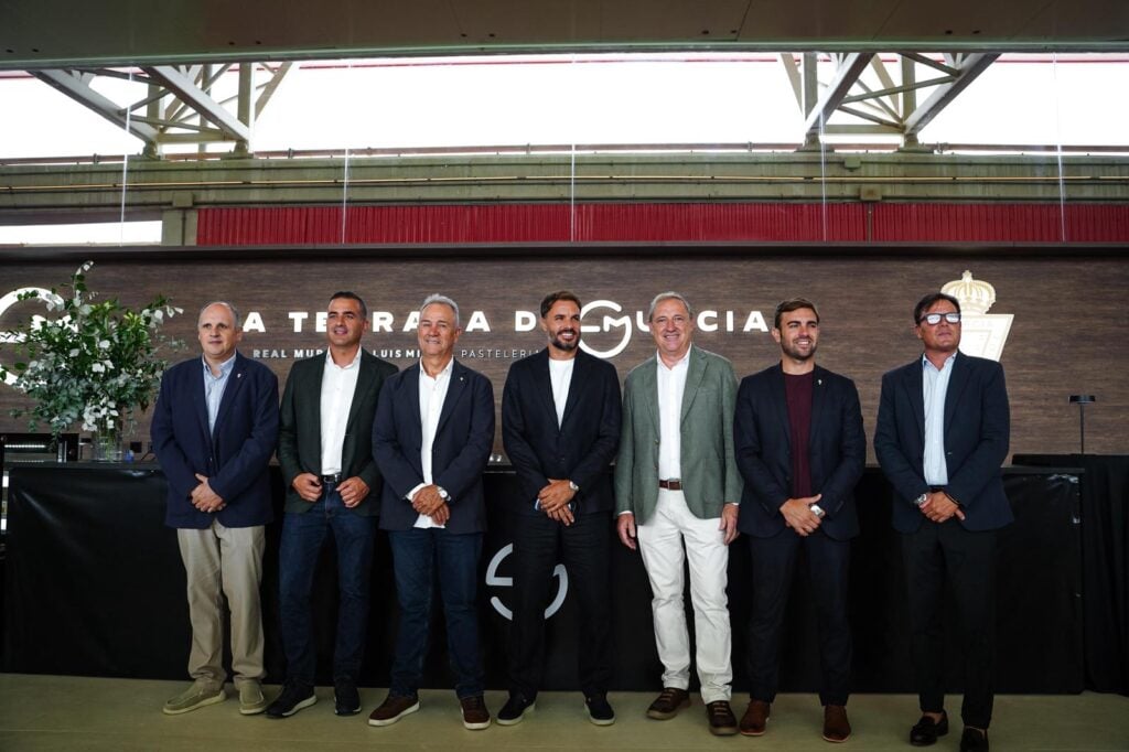 Presentación de «La Terraza del Murcia» la nueva zona del estadio Enrique Roca junto a Pastelerías Luis Miguel
