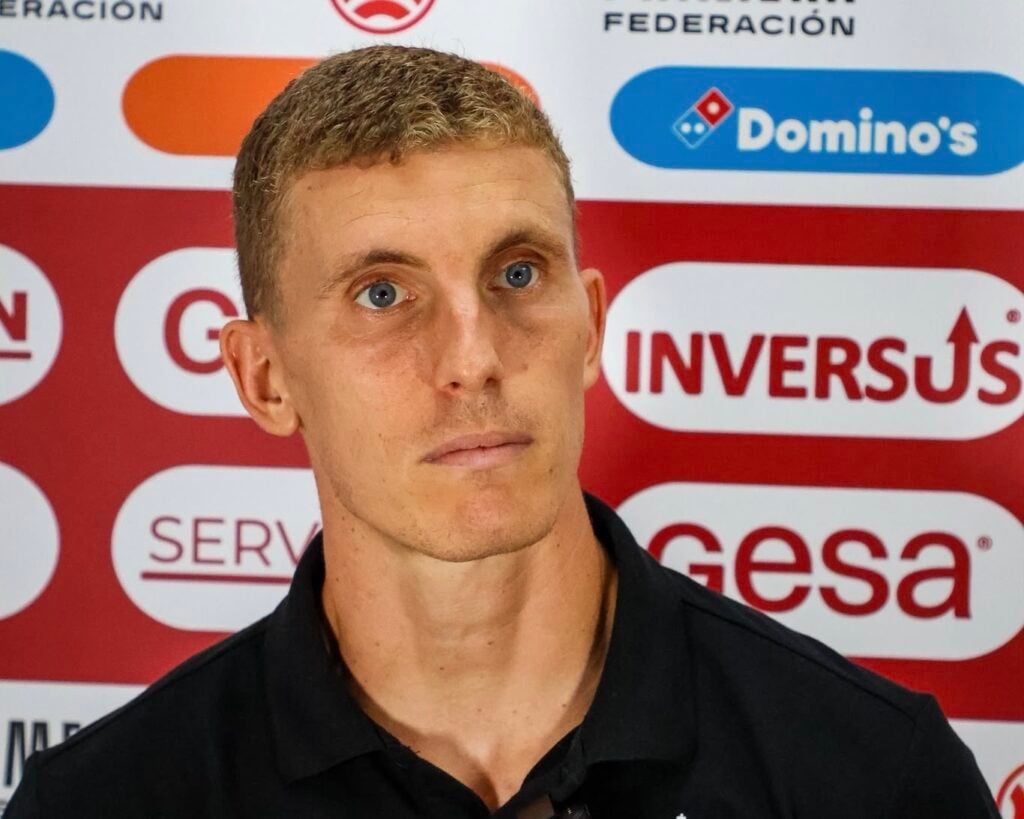 Alberto González: «Ha sido un partido sufrido, pero hemos merecido ganar»