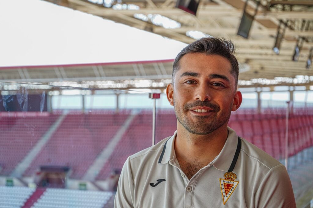 Eric González: «El Real Murcia me ha ayudado a crecer como entrenador y como persona»