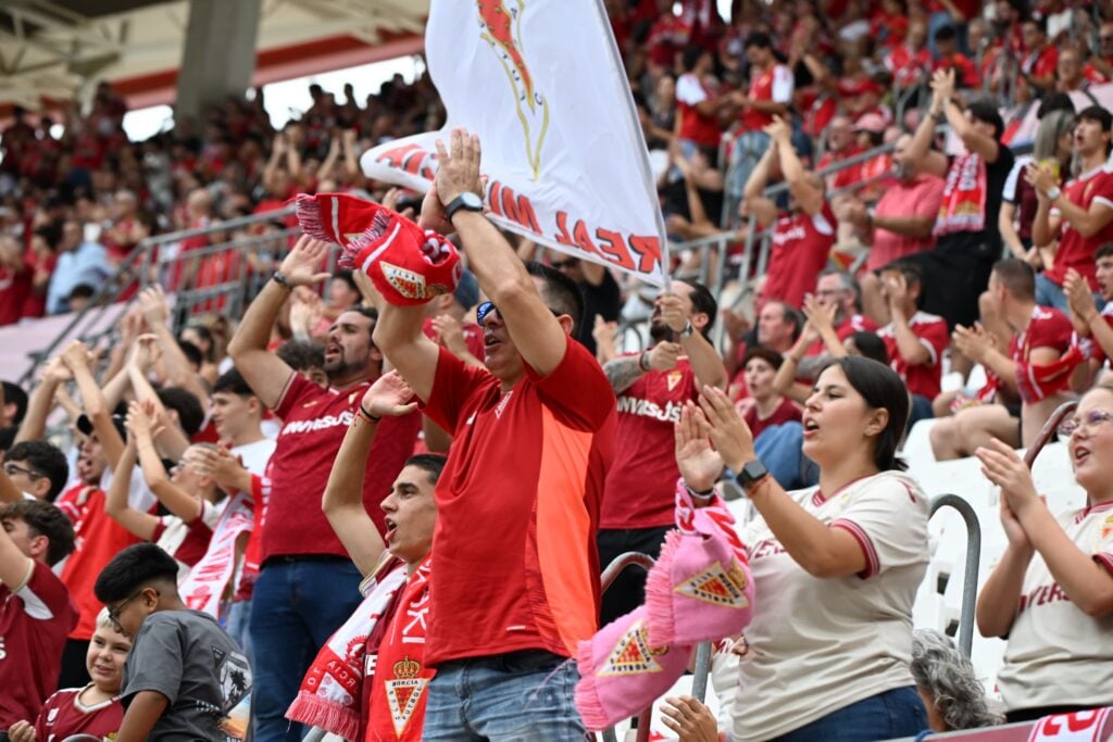 15.013 murcianistas disfrutaron de la victoria ante el Nàstic de Tarragona